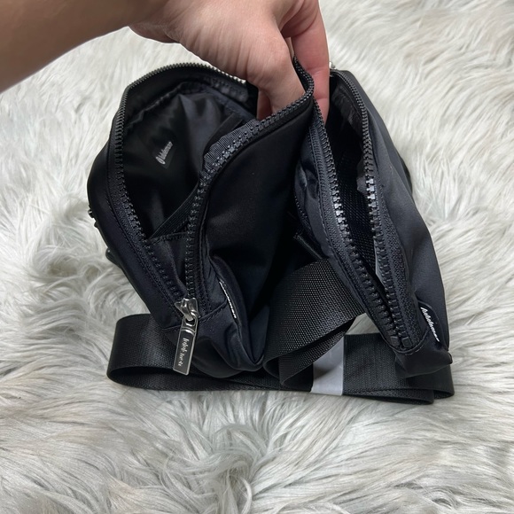 Lululemon everywhere belt bag - Picture 6 of 6